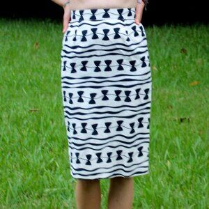 Vintage Louis Feraud Kite String Bow Pencil Skirt Linen Blend Cream Black Size 6